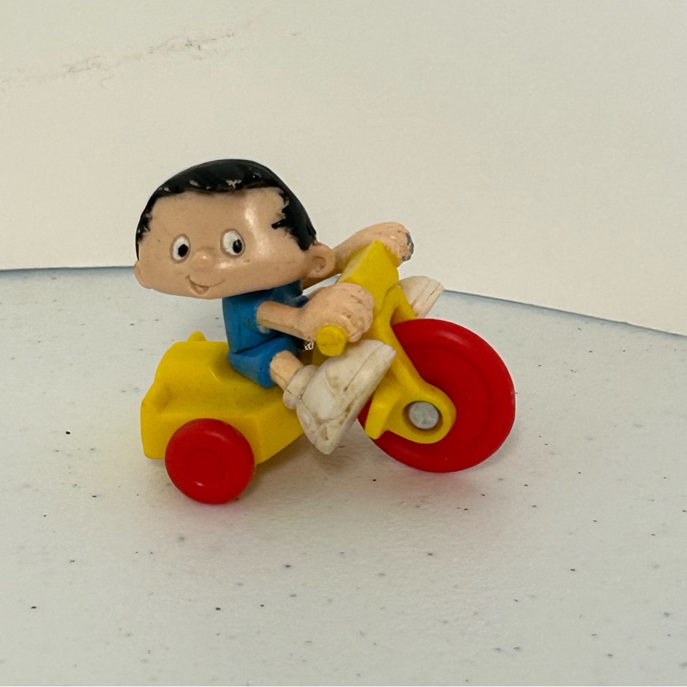 Vintage 1994 Bobby's World  Bobby riding Tricycle McDonald's Happy‎ Meal Toy.
